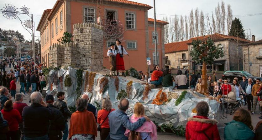 Cortejo Histórico de S. José atrai milhares às ruas da Póvoa de Lanhoso