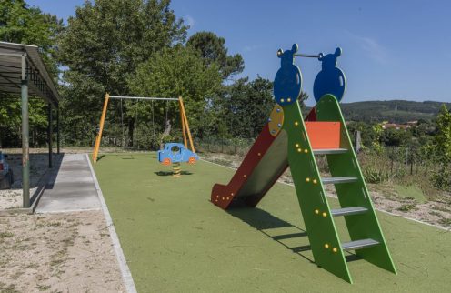 Requalificados parques infantis das escolas do concelho