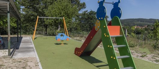 Requalificados parques infantis das escolas do concelho