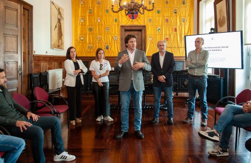 Câmara Municipal e empresas juntam-se para resolver problemas habitacionais da comunidade
