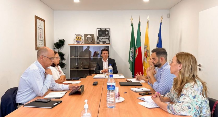 Câmara Municipal aprovou apoio financeiro para equipa de resgate dos Bombeiros