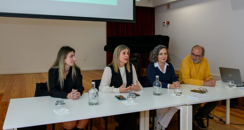 Especialistas discutiram perigos da utilização excessiva da internet e importância do Brincar 6