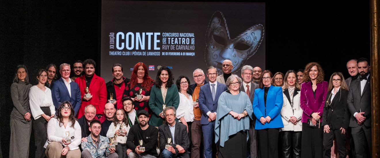 Paula Carvalho recebeu o Prémio Prestígio na Gala de encerramento do XX Concurso Nacional de Teatro Ruy de Carvalho