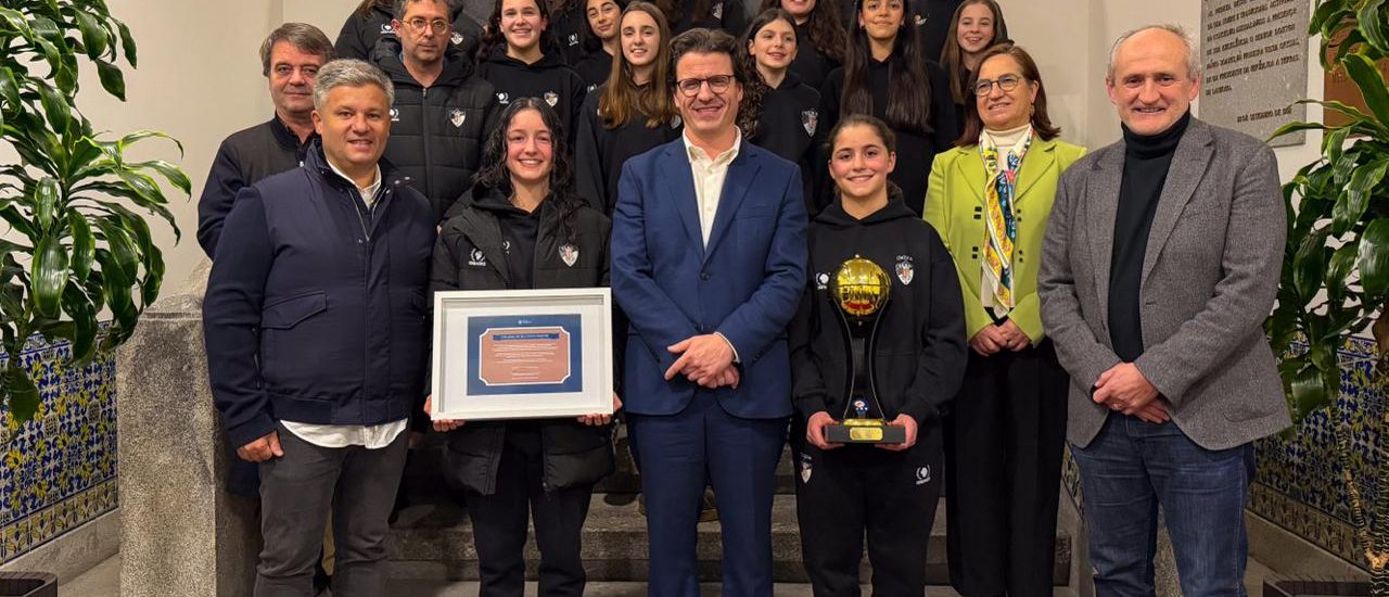 Equipa Feminina de Basquetebol Sub14 do SCMF recebida nos Paços do Concelho 